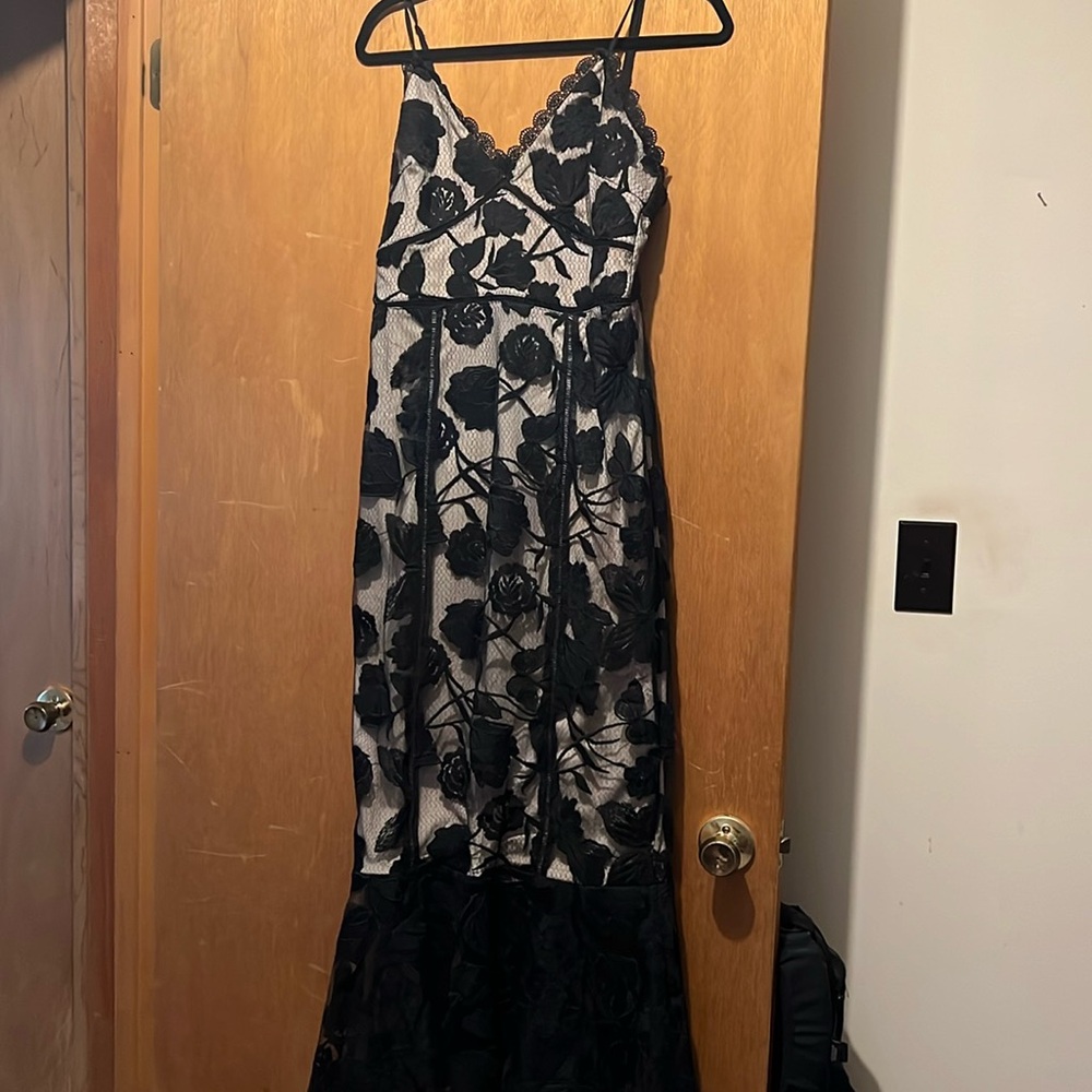 Lulus wedding guest dress, size medium, worn once